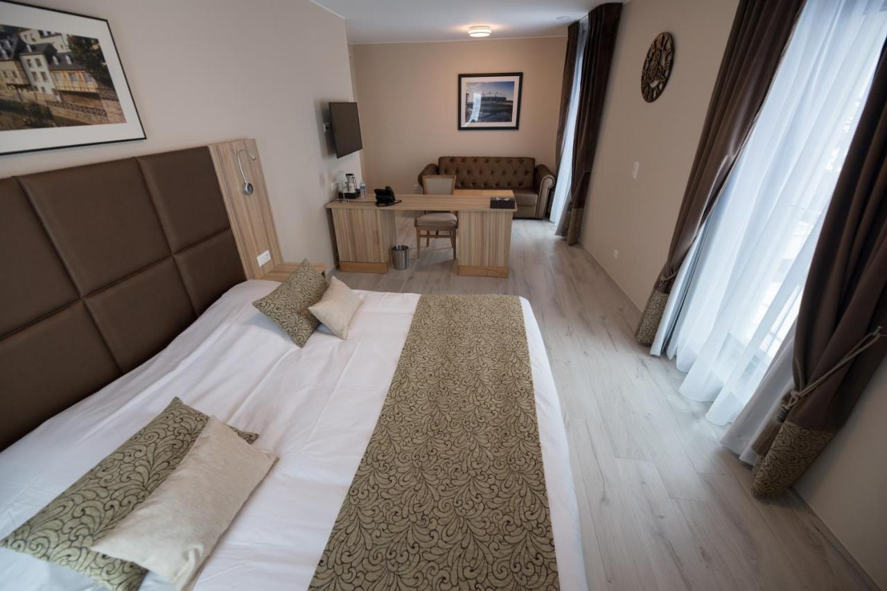 דיפרדאנג' Gulliver Tower Hotel מראה חיצוני תמונה