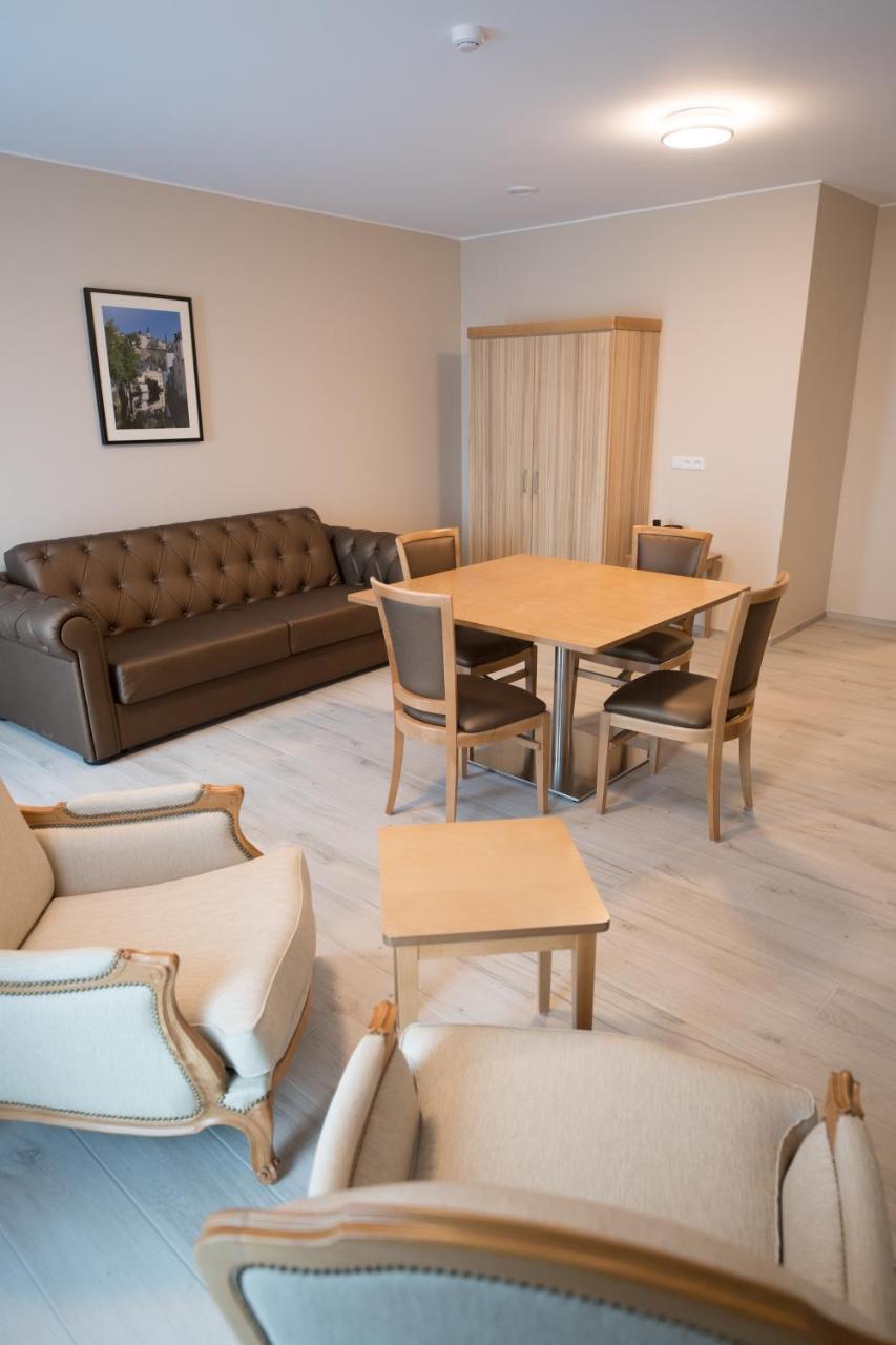 דיפרדאנג' Gulliver Tower Hotel מראה חיצוני תמונה